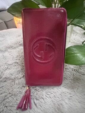 Gucci Patent Leather Zip Wallet - Raspberry Pink